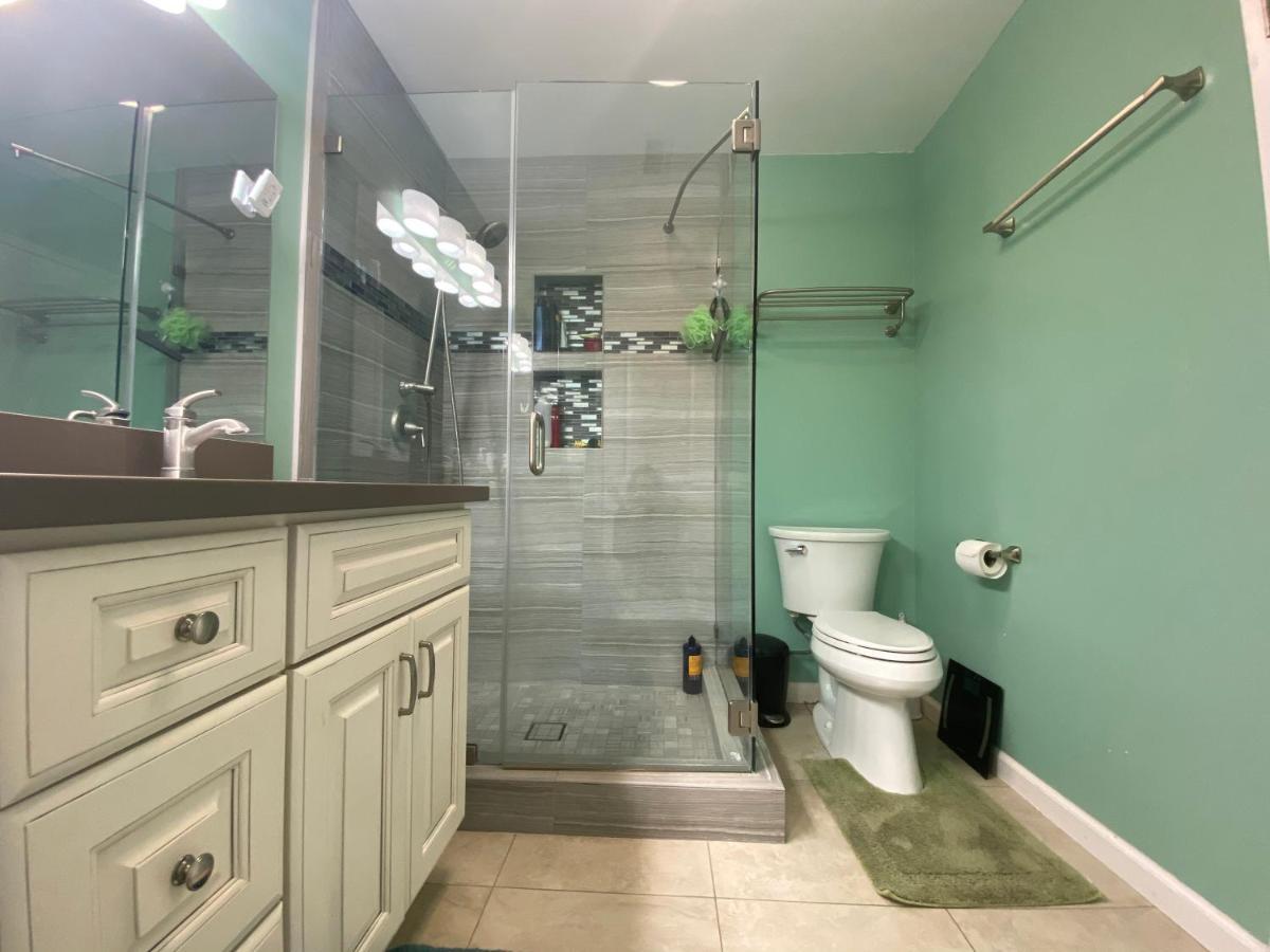 Costa Mesa Homestay - Private Rooms With 2 Shared Baths And Hosts Onsite מראה חיצוני תמונה